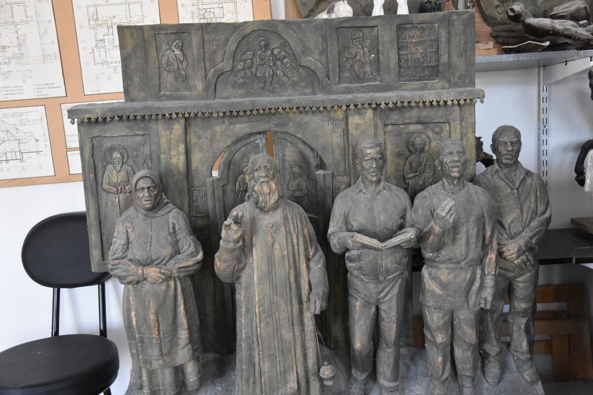 Совсем скоро, в марте этого года, у известного скульптора Георгия Прокофьевича Мясникова 70-летний юбилей.-3