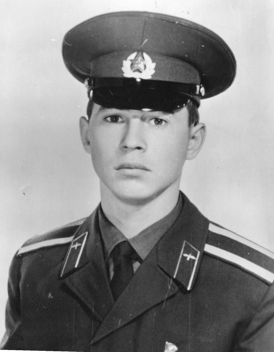 Совсем скоро, в марте этого года, у известного скульптора Георгия Прокофьевича Мясникова 70-летний юбилей.-9-3