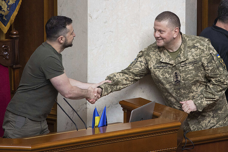    Американская и европейская пресса обсуждают не стратегию победы Украины, а детали напряженных отношений между президентом Украины Владимиром Зеленским и пока еще главнокомандующим ВСУ Валерием Залужным Фото: © Ukrainian Presidential Press Off / Keystone Press Agency / www.globallookpress.com