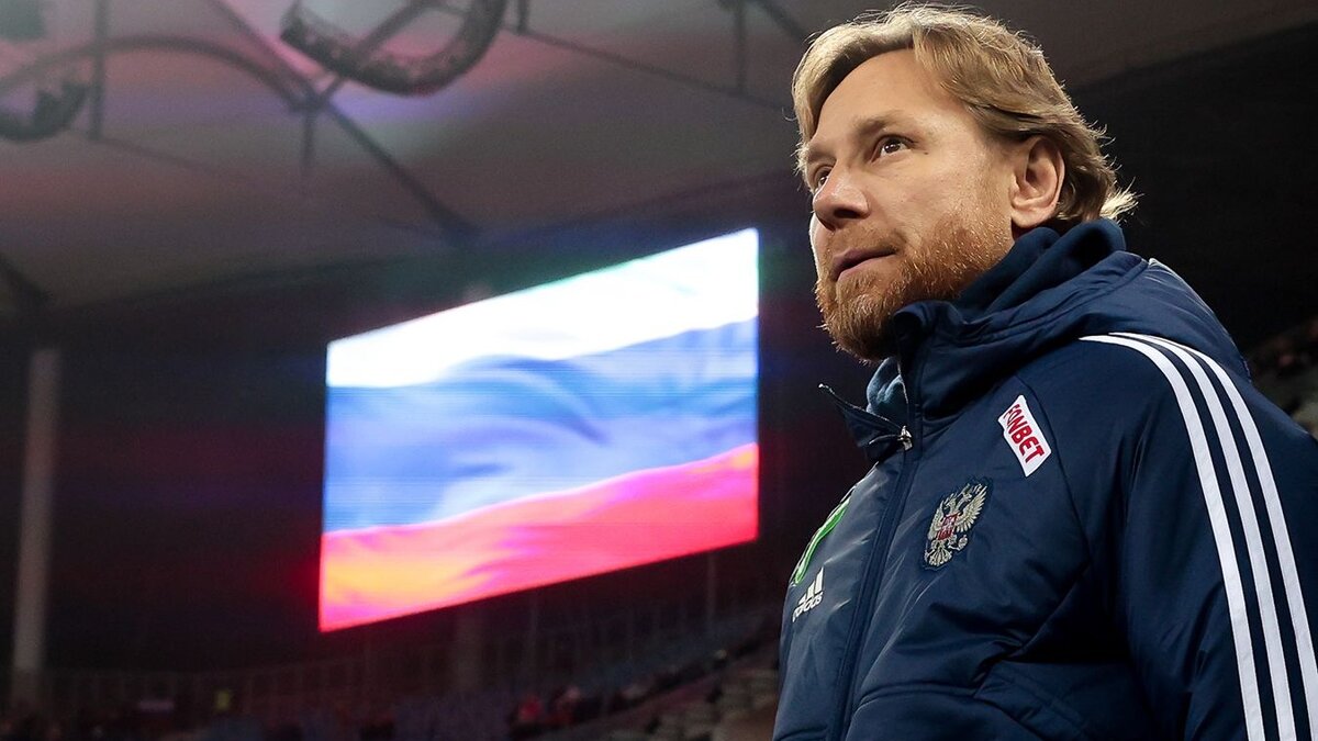 Сегодня своё 55-летие празднует главный тренер сборной России по футболу и ФК «Ростов» Валерий Георгиевич Карпин. Предлагаем вспомнить самые яркие события в его жизни и профессиональной карьере.