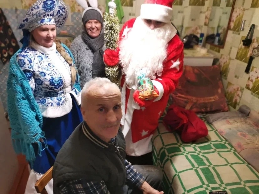 шьямалан в фильме визит. заклятие 2 билл уилкинс. павел санаев похороните меня за плинтусом фильм. визит фильм шьямалана. визит фильм 2015 бабушка.