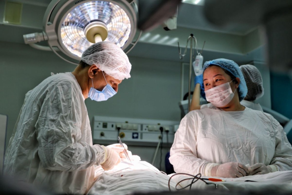    Челябинские врачи спасли пациента от лицевых судорог