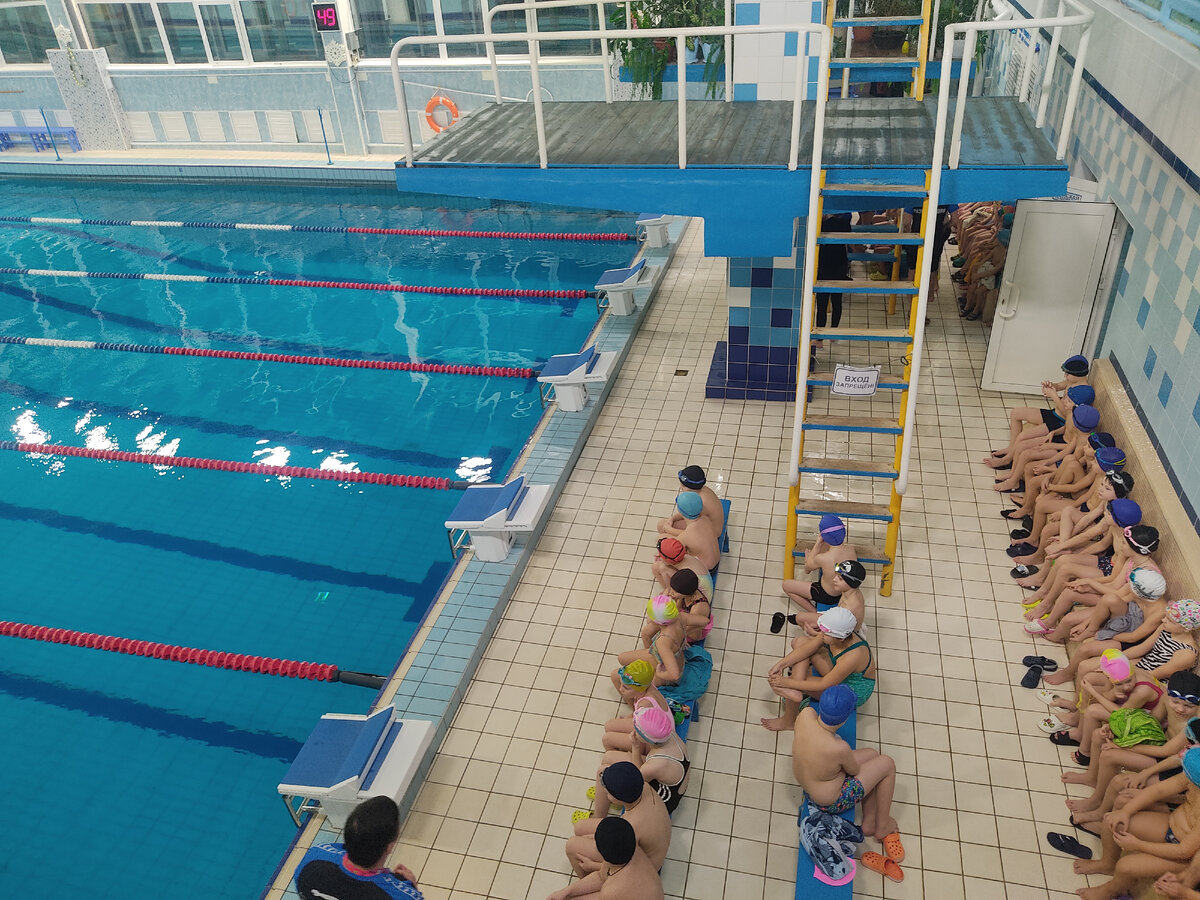 Зато водили детей в кружки и секции