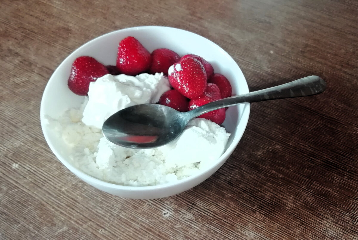 похудеть два белка на ночь. протеиновые коктейли для набора мышечной массы. 2 яичных белка на ночь для похудения. вареные яйца для похудения. за сколько часов до сна можно есть.