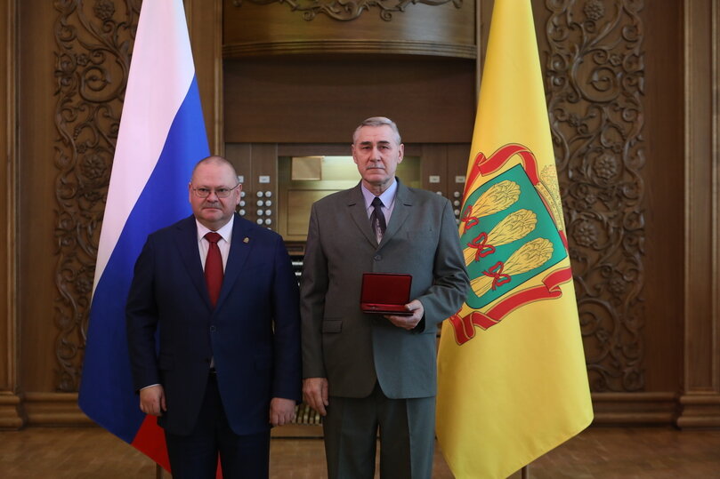медали мо рф по старшинству. медали на пиджаке. мундир с орденами. военные ордена и медали российской федерации. установленные награды.
