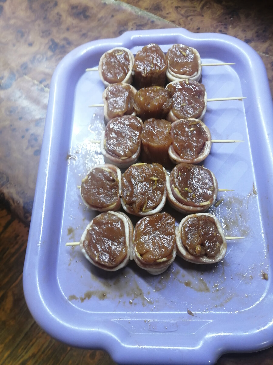 Девочка идет по дороге. Смело ходила вперед. Смелей друзья идем вперед. Девиз жизни. Смелей друзья идем вперед.