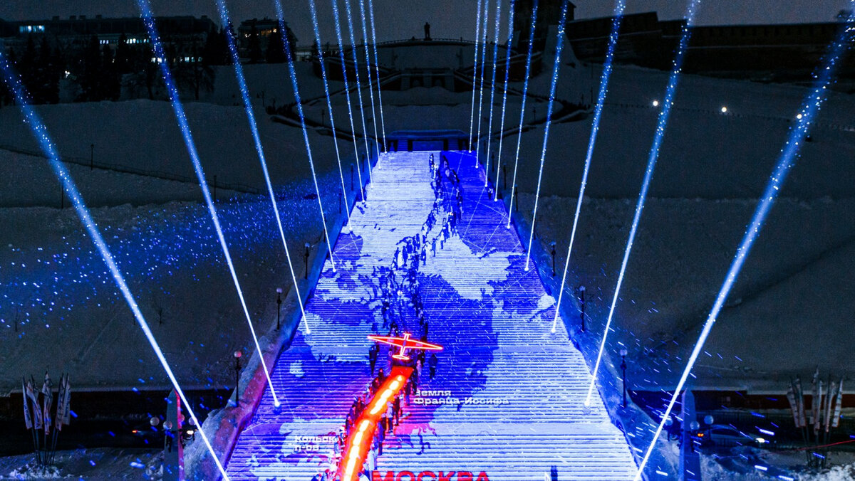 Масштабный флешмоб у памятника Чкалову в Нижнем Новгороде попал в ...