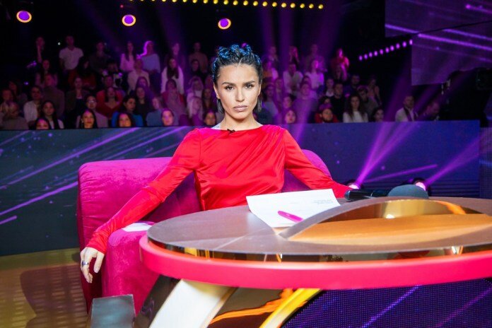    Zivert рассмешил «откровенный секс» в глазах Азамата Мусагалиева в шоу «Конфетка» на ТНТ7info.ru