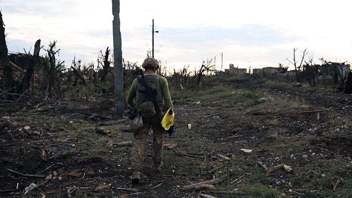 Фортеця бахмут текст. Антитіла - фортеця бахмут обложка. Фортеця бахмут текст. Амир(легенды про) альбомы. Бахмутская провинция.