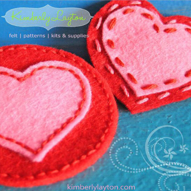 фетровые сердечки. игрушка из фетра сердце. поделки на день святого валентина. украшение из фетра. сердце из фетра на день святого валентина.