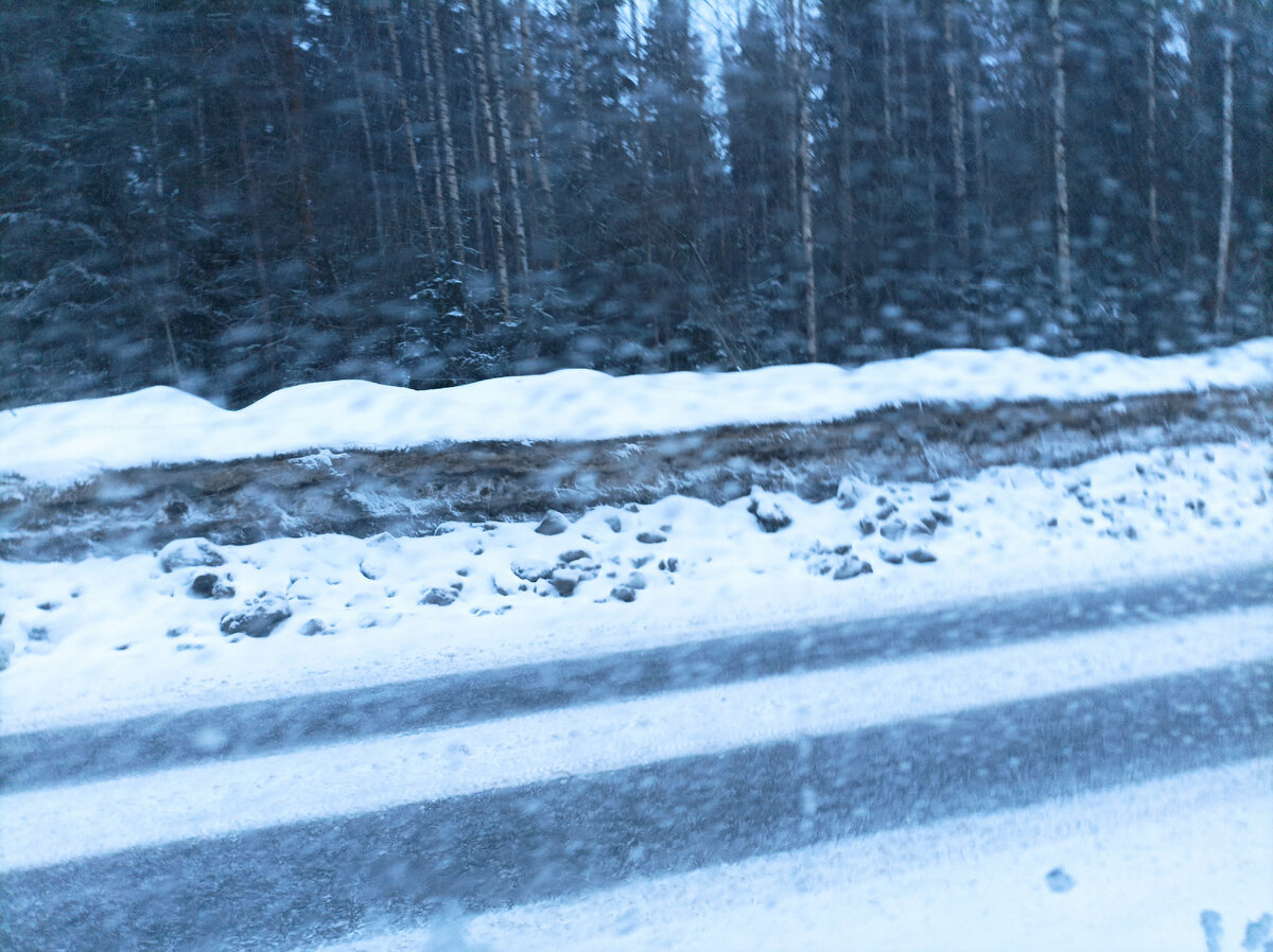 Забор из прессованного снега