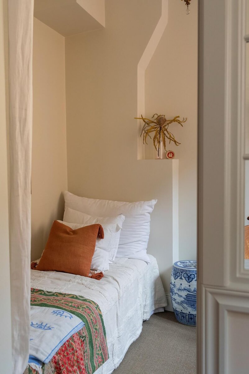 восстановление деревянного дома. реконструкция старого дачного дома. фундамент в деревенском доме. реконструкция старых деревенских домов. реконструкция старой хаты.