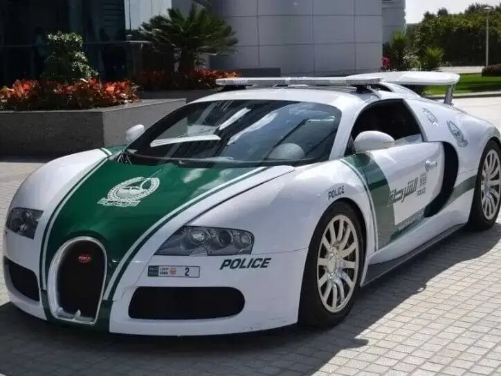 Полицейская машина Бугатти Вейрон