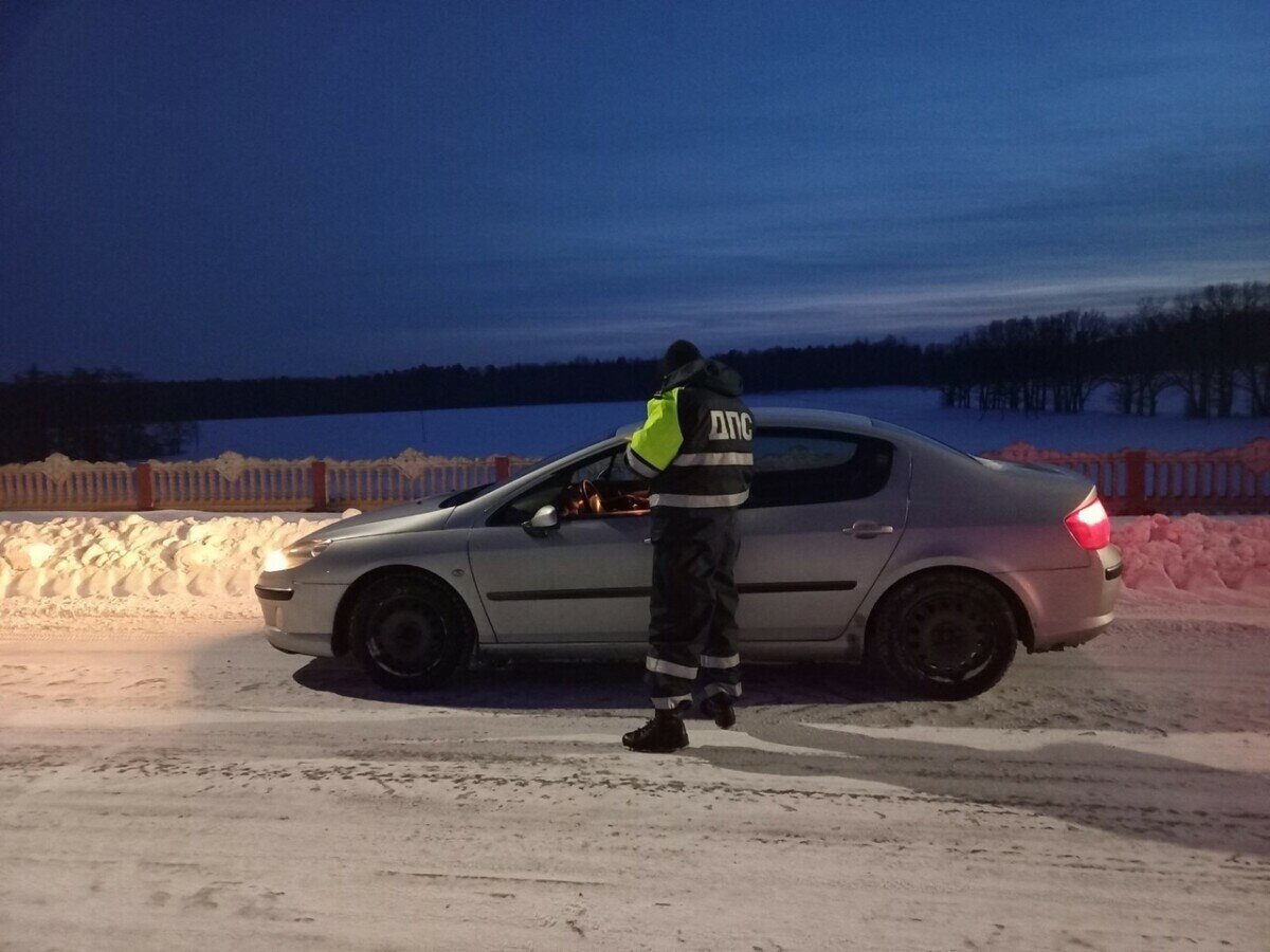 покажи где гаишники. покажи где гаишники. дпс энгельс. остановил сотрудник гибдд. покажи где гаишники.