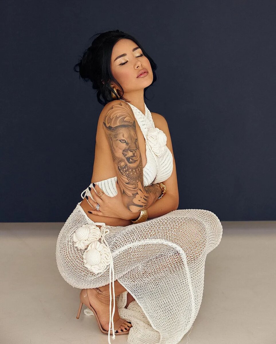 Их не пугают бесконечные гастроли, концерты и ненормированный рабочий график &mdash; они готовы мириться со всеми трудностями ради своих вторых половинок.-42