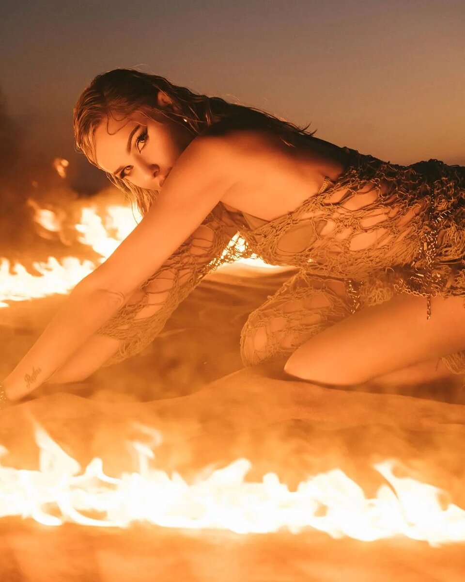 Их не пугают бесконечные гастроли, концерты и ненормированный рабочий график &mdash; они готовы мириться со всеми трудностями ради своих вторых половинок.-50