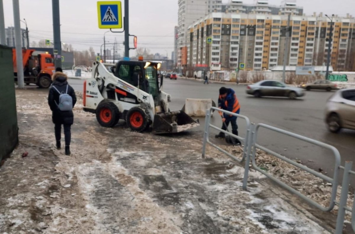    Для Челябинска закупят семь автогрейдеров и два шнекоротора