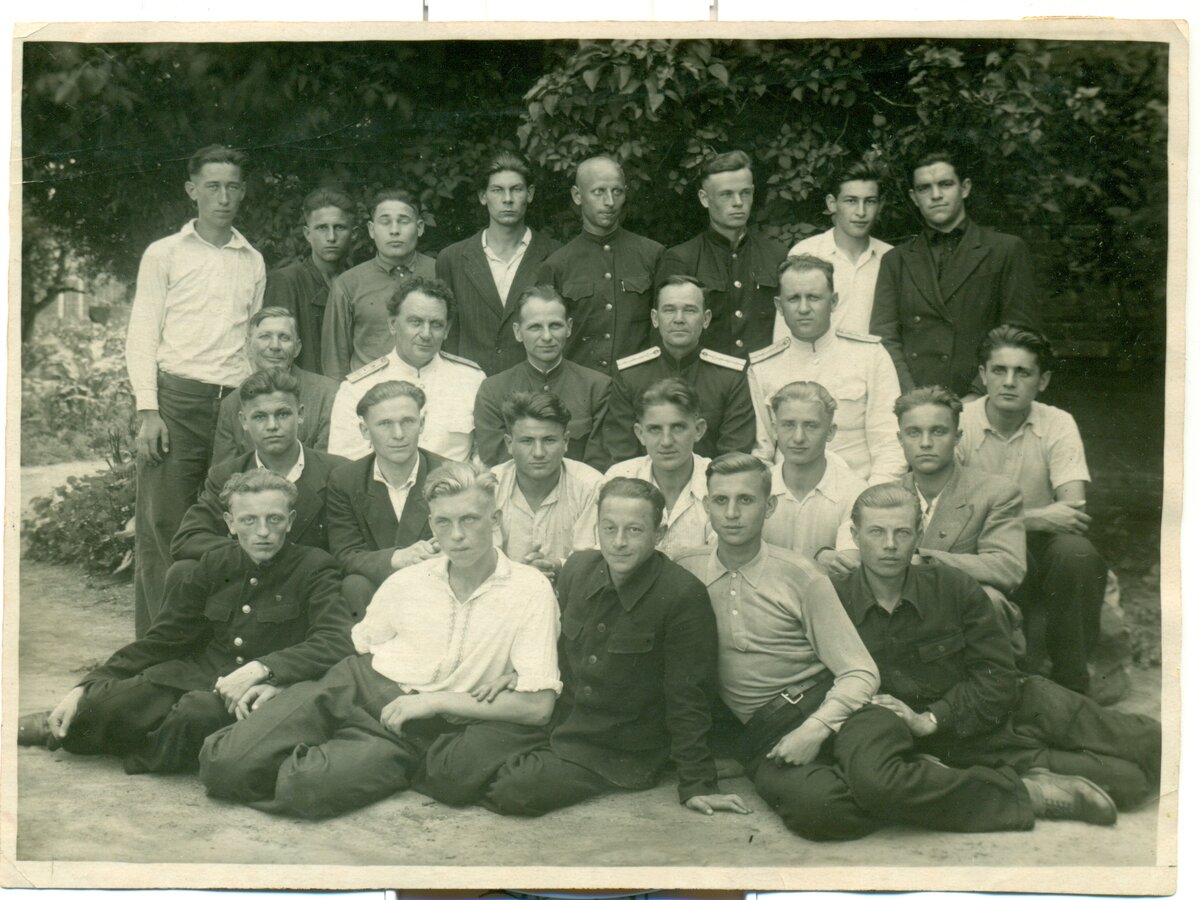 Оператор связи профессия. Периодически связь. Связь бывает. Оператор связи военный. По характеру связи бывают.