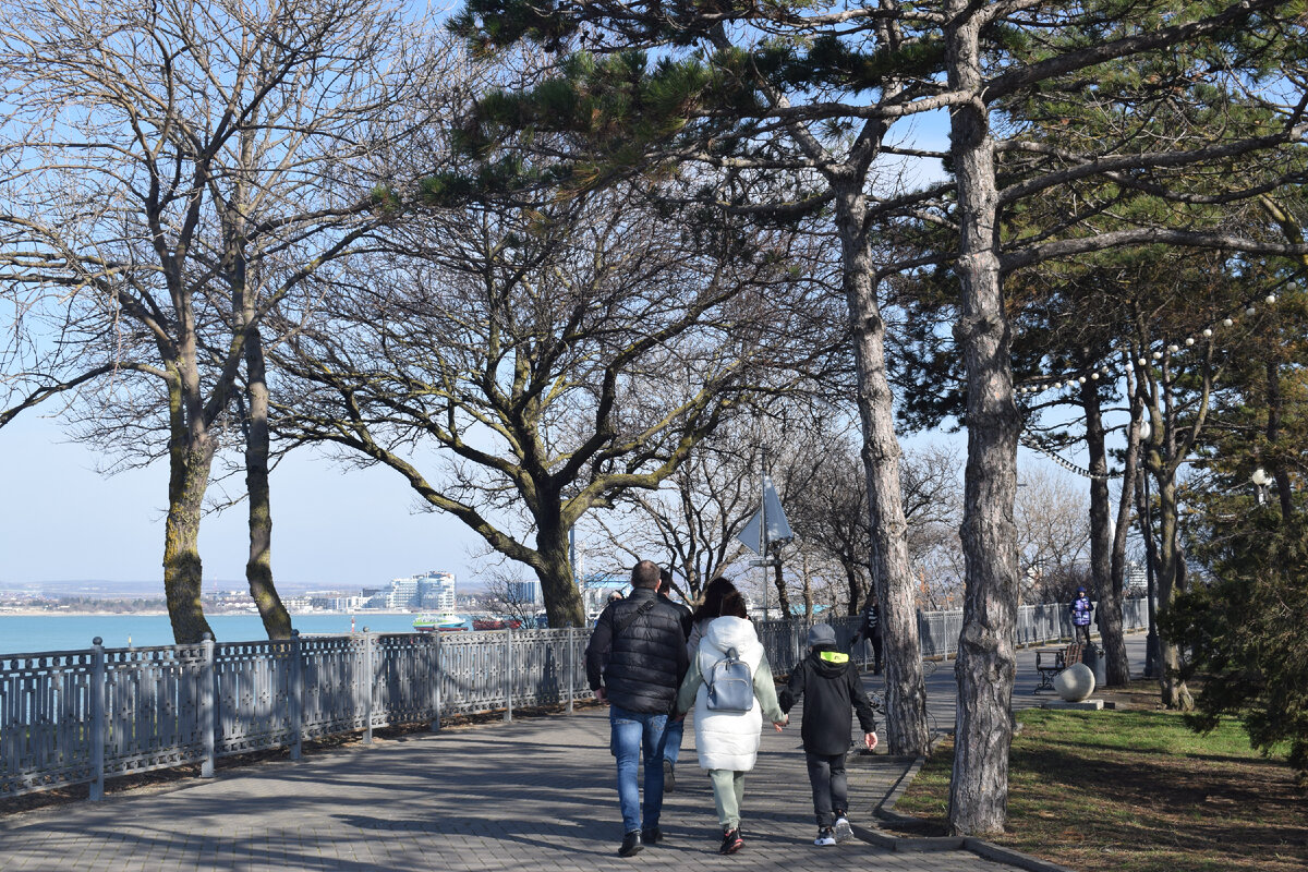 Если бы у вас сейчас был отпуск, куда бы вы поехали ? Поделитесь комментарием. 