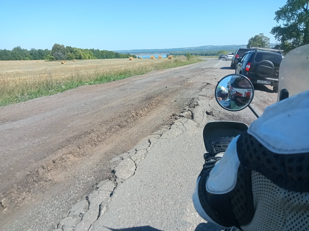 Дорога на Бирск и река Белая на горизонте