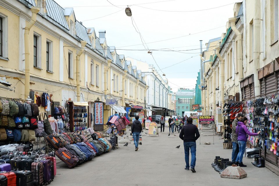 Апраксин двор Санкт-Петербург. Петербург Апраксин двор. Апраксин двор апрашка. Питер Апраксин двор рынок.