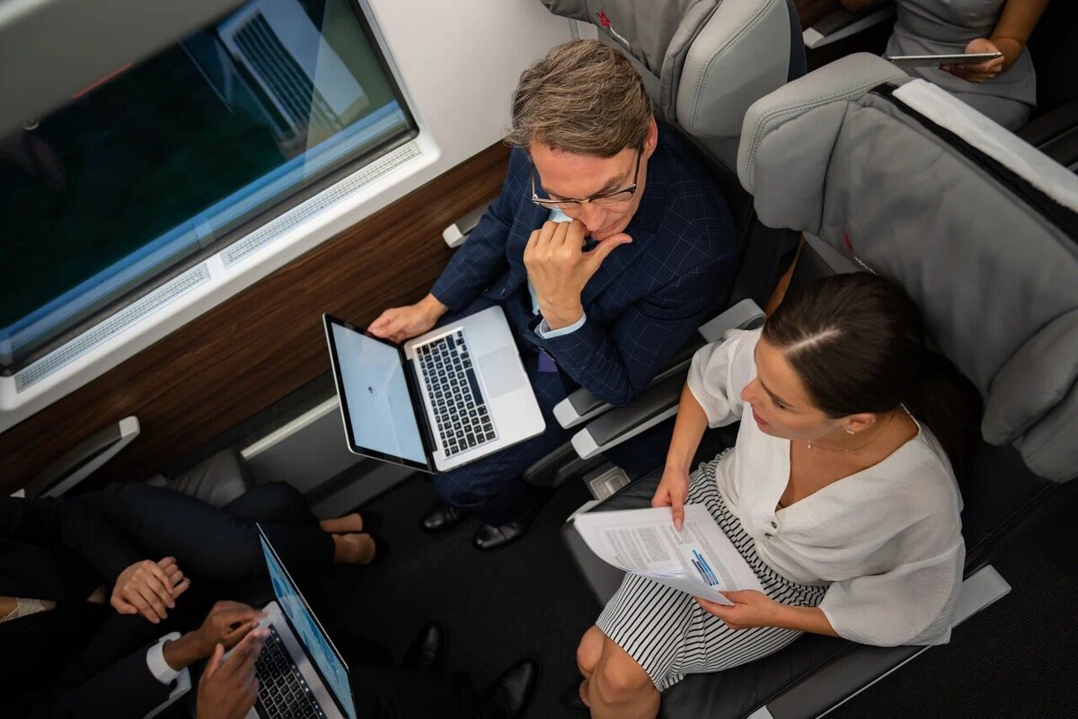 подростки работают. работа несовершеннолетних. трудоустройство подростков. куда можно устроиться на работу в 14. куда можно устроиться на работу в 14.