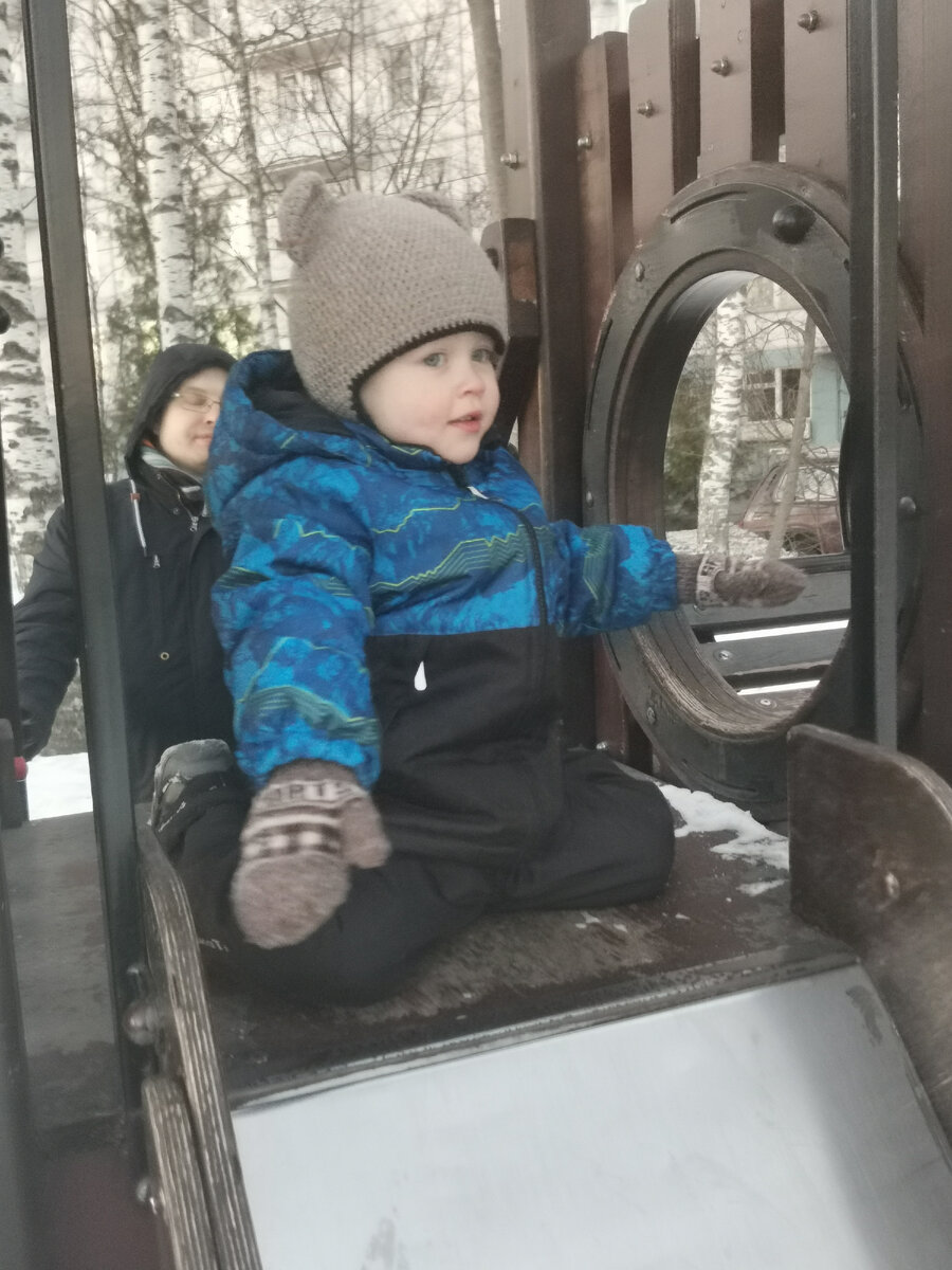 Крапивин истории из жизни джонни воробьева. Рассказы девушек про мальчиков. Рассказ девочка с куклой. Рассказы про мальчика яшу. Книга про мальчика яшу.