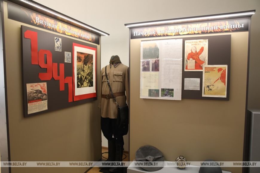 отношения учителя и учник. девушка влюбилась в преподавателя. общение учителя с родителями. встречаюсь с бывшим учителем. взаимодействие учителя и ученика.