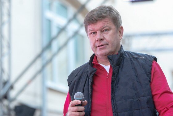    Дмитрий Губерниев