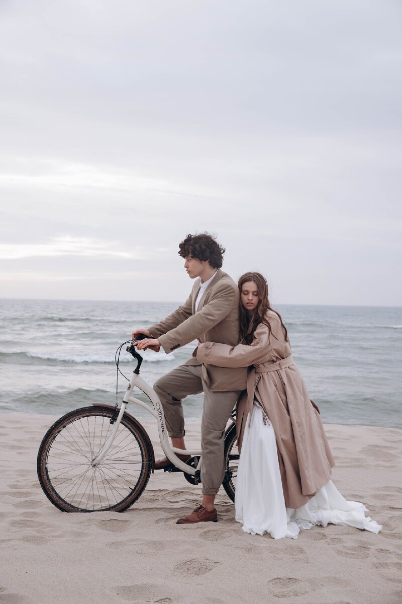 хочешь я стану морем. хочу быть морем и топить людей. человек на берегу океана. хочешь я стану морем. я хочу быть морем и топить людей.