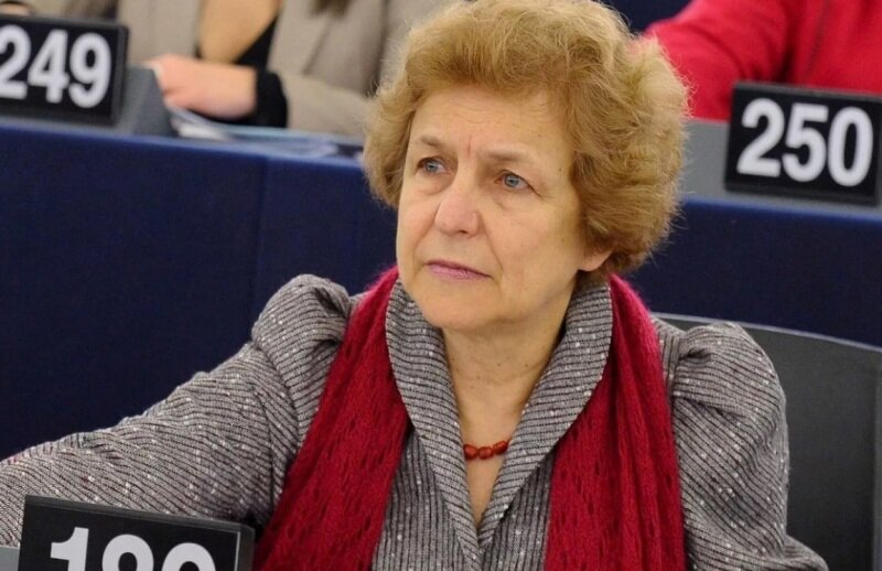    Лидера Русского Союза Латвии и европаламентария Татьяну Жданок устраняют из политики, обвиняя в шпионаже в пользу РФ