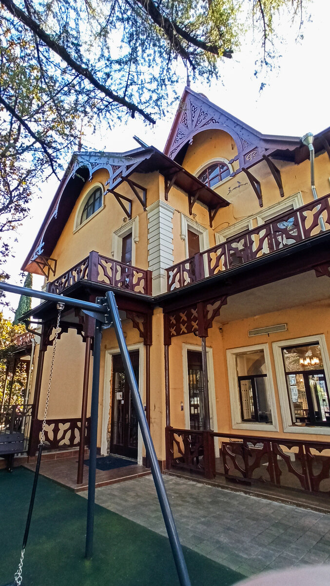 музей архитектуры сочи. музей архитектуры сочи. художественный музей в адлере. музей искусств сочи. музей архитектуры щусева директор.