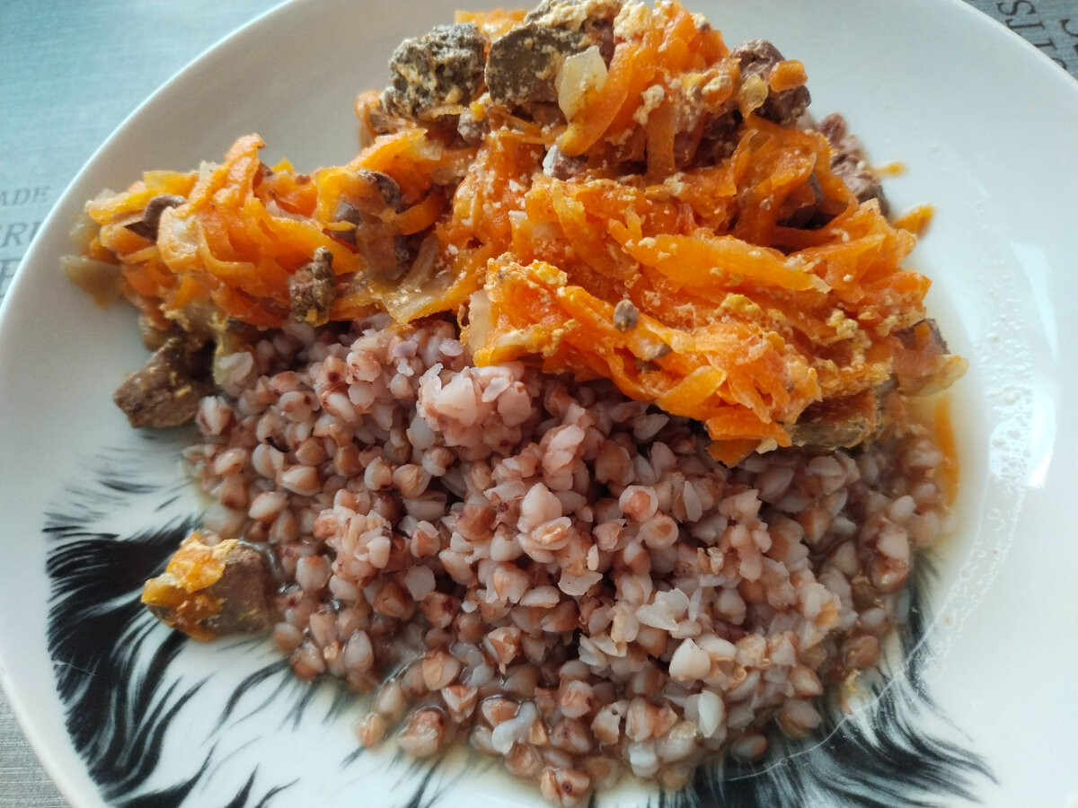 женственность природа. девушка весна в лучах солнца. изображение счастья. счастливая девушка. девушка на мосту картина.