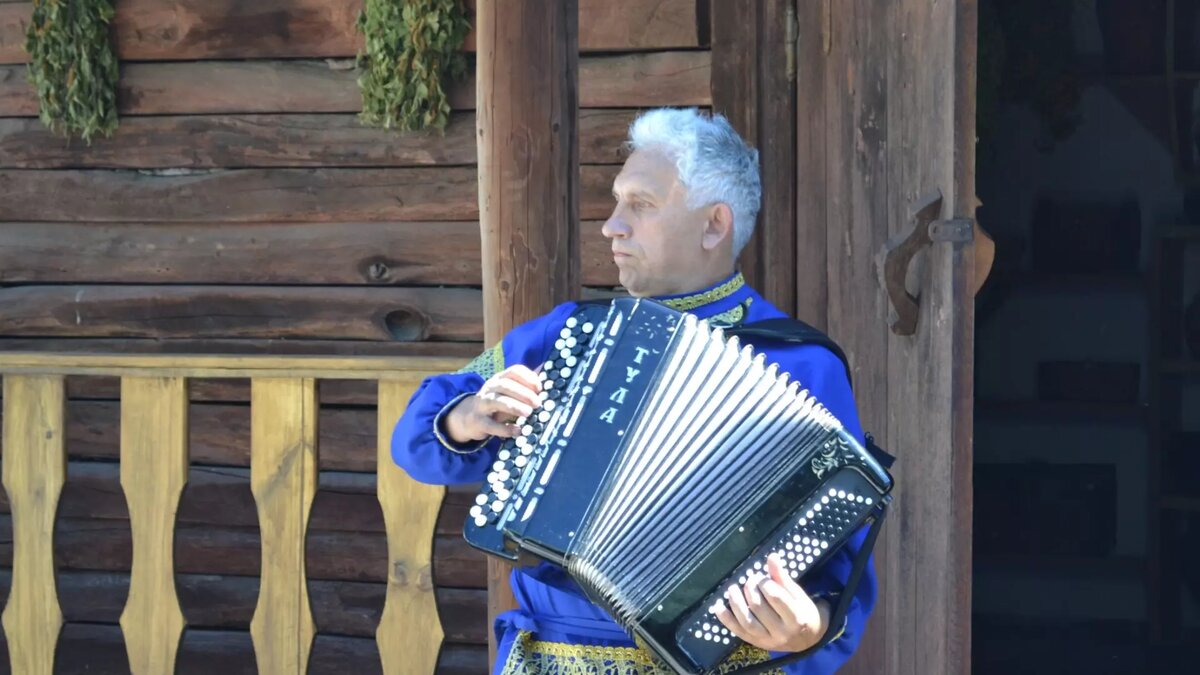     Сельский туризм получит второе дыхание: депутаты внесли в Госдуму законопроект, который кардинально меняет правила для аграриев и сельских жителей. Но поможет ли это наладить турпоток россиян в русские деревни?