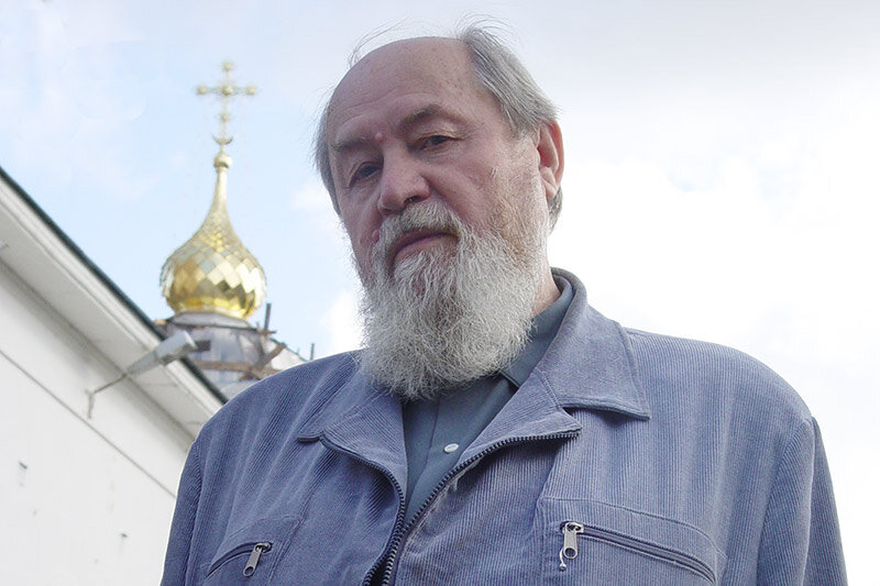 Протоиерей Василий Ермаков.