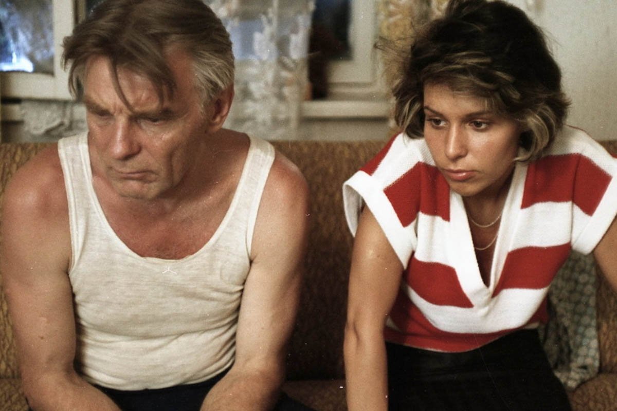 девушки в коротких юбках. дебора франсуа фильма студентка по вызову. девушки студентки по вызову. девушки студентки по вызову. сериал про студенток.