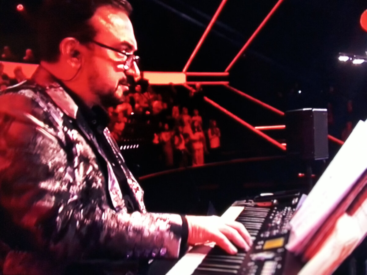 победитель шоу голос 2019. мажд акрут голос видео. удивительный голос крутой и. аббас софиан. судьи передачи голос.