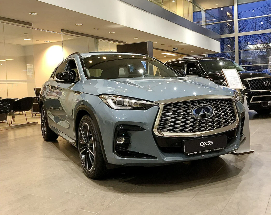 Infiniti ушла из РФ, но до сих пор не может распродать машины 2021 года выпуска. Источник иллюстрации - auto.ru