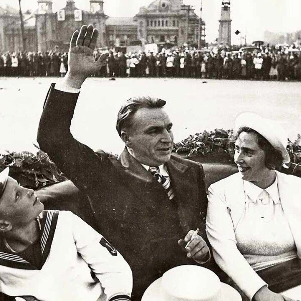 Чкалов валерий биография личная жизнь Легендарному лётчику Валерию Чкалову - 120 лет Герои Истории Дзен