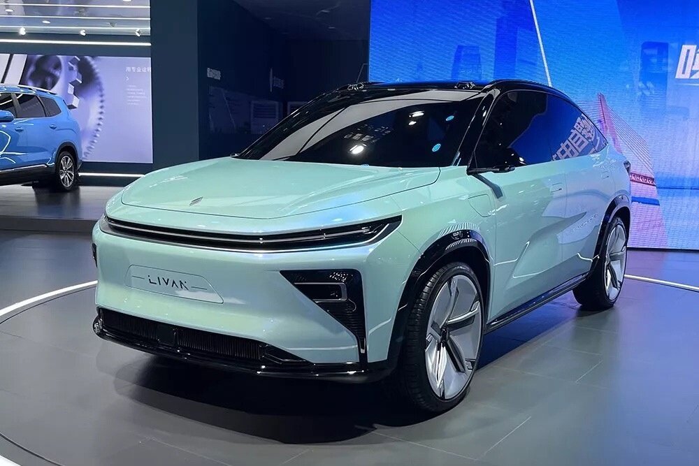 Новые машины 2023 2024. Китайский кроссовер 2022 Geely. Новый Лифан 2022. Джили китайский автомобиль 2022. Лифан кроссовер 2022.