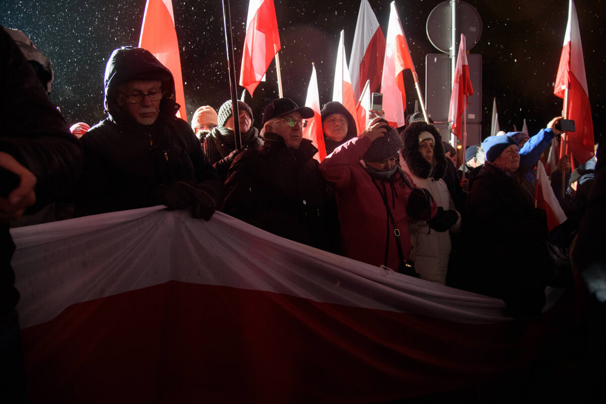 Песню терпение лопнуло. Так выглядит терпение. Терпение лопается. Открытка лопнуло терпение. Терпение лопнуло цитаты.