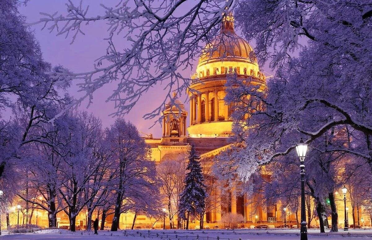 люди на горнолыжном курорте. куда поехать с детьми на выходные зимой. зимние каникулы поездка. новогодние каникулы. новогодние каникулы в подмосковье.