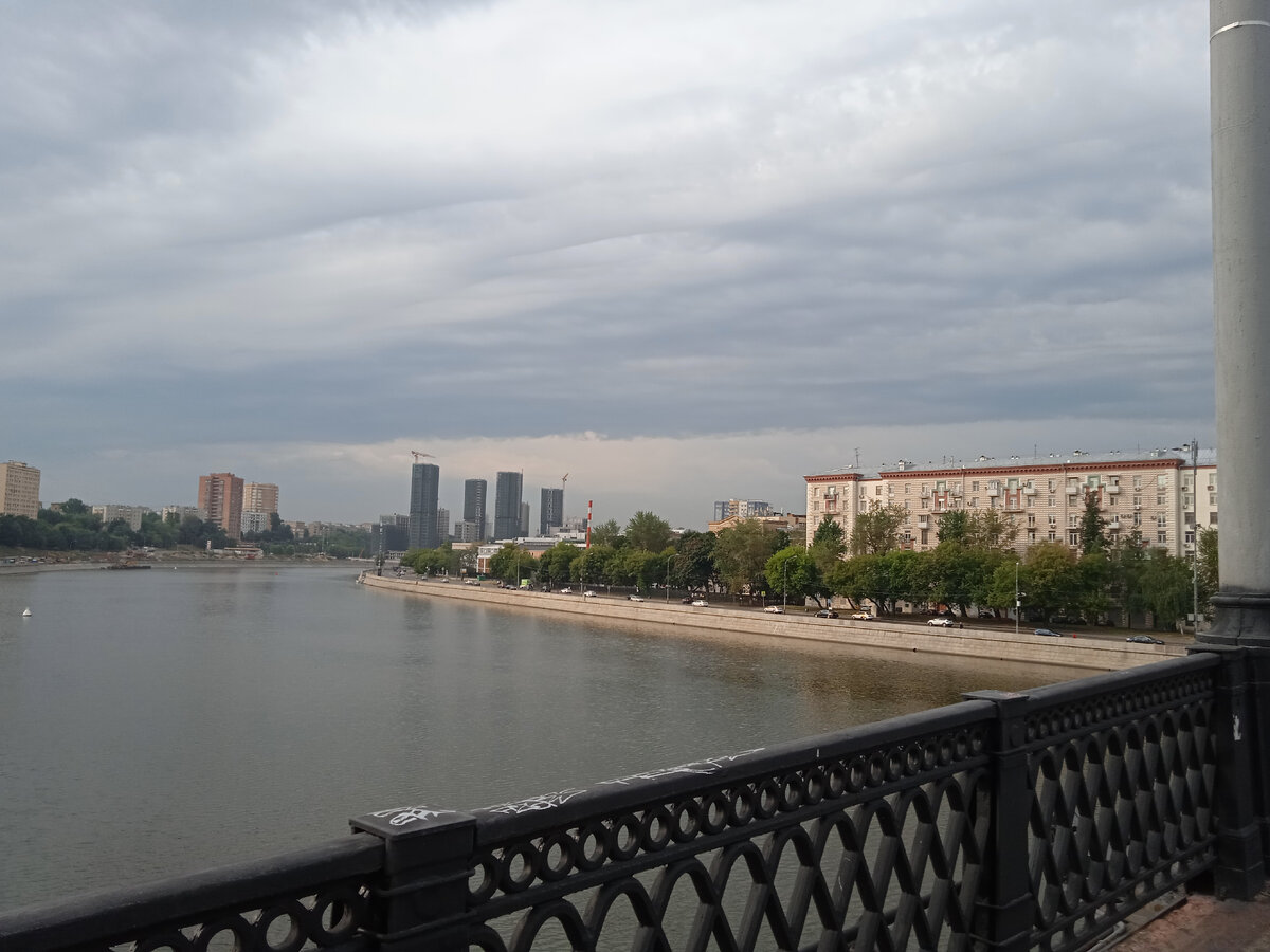 Действие повести происходит в Москве, поэтому в качестве иллюстрации фото из центра Москвы. Фото из личного архива автора