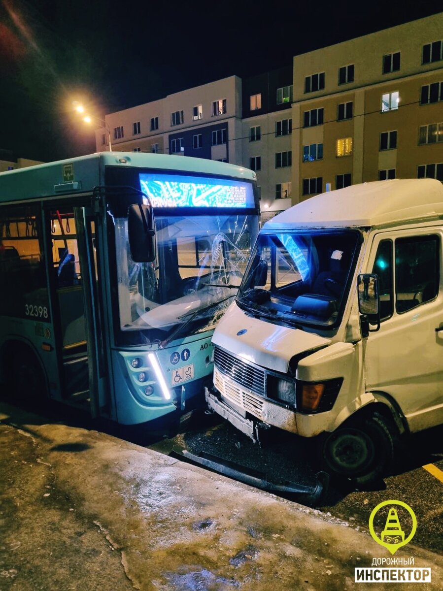 Мигрант на грузовичке протаранил полтора десятка машин и автобус. Его  положение усугубили показания алкотестера и купюры на принтере | Мегаполис  онлайн | Дзен