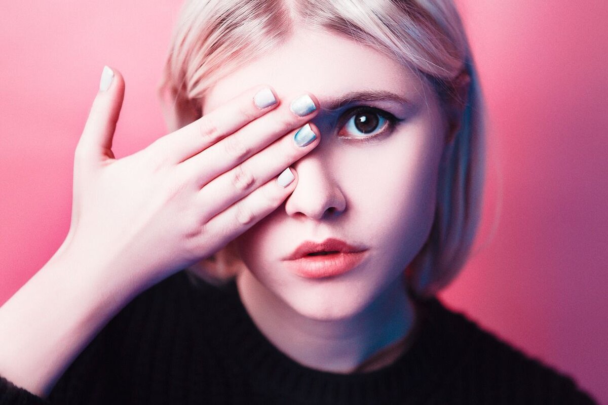 мальчик и девочка ссорятся. дедушка из произведения горького детство. отец ругает ребенка. анекдот про мат в детском саду. анекдоты с матом.