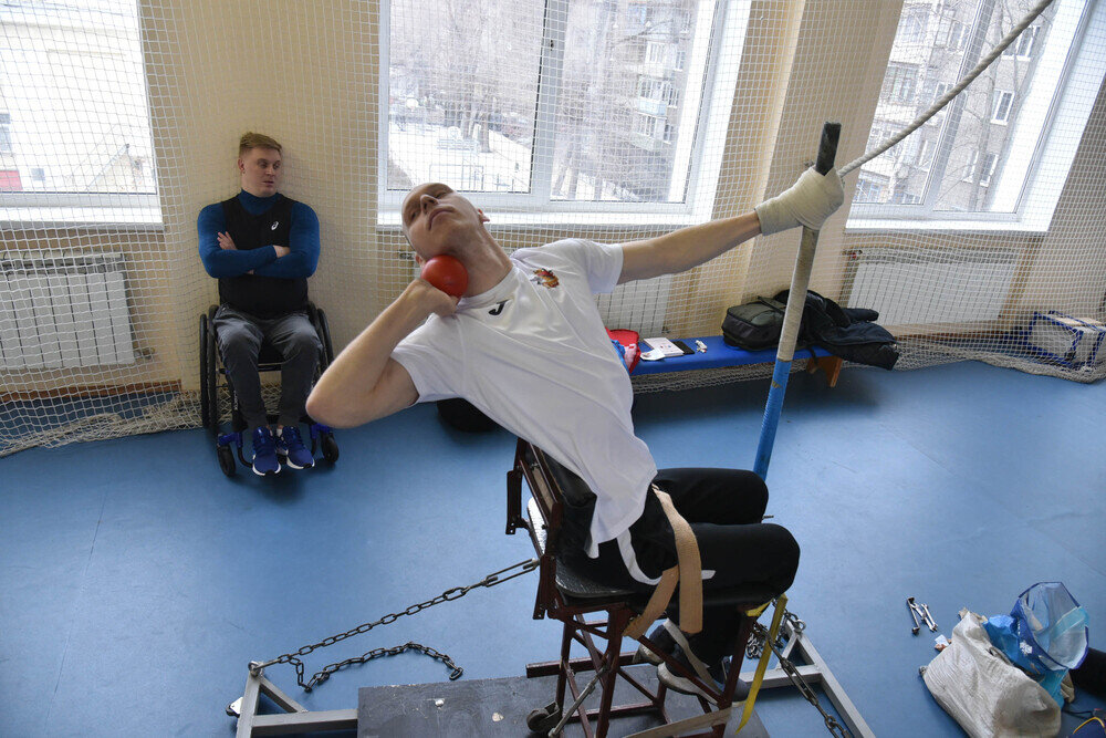 Реабилитация спортсменов. Спортсмены с инвалидностью. Физическая реабилитация инвалидов спортсменов. Спортсмены с ОВЗ. Инвалид 11 группы