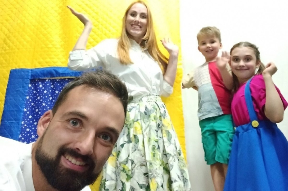    И родители, и дети в семье Болбат увлекаются музыкой и вокалом