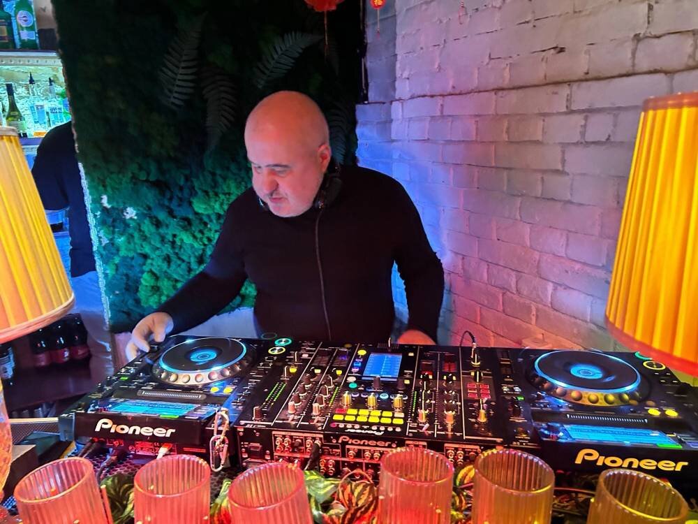 Интервью с маратом. Марат амир капитал марат мынбаев. Марат сафин 2021. Марат нигматуллин песни слушать. Интервью с маратом.