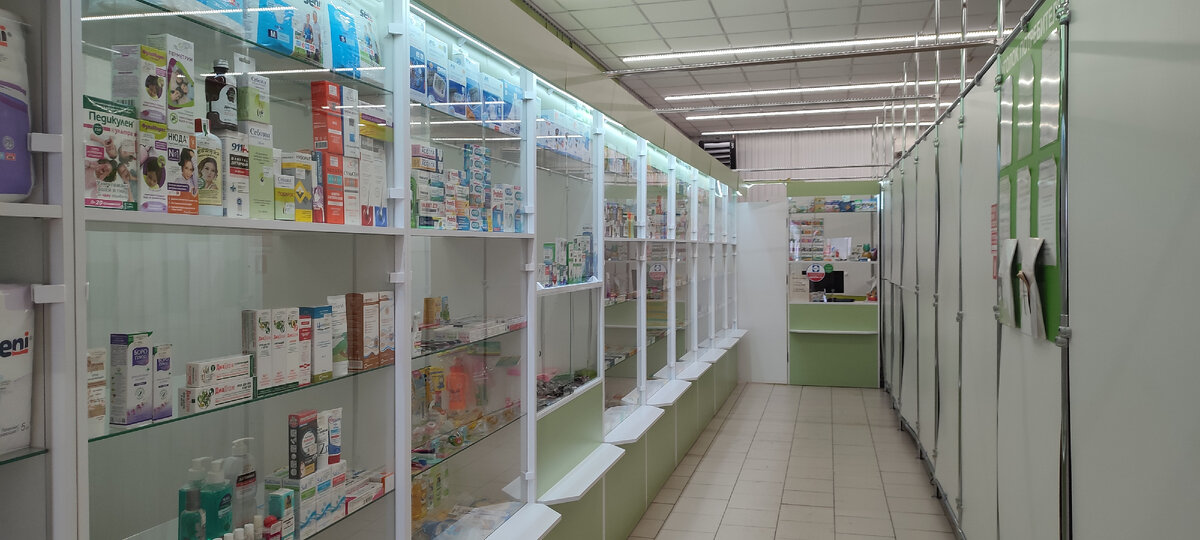 Заехала в нашу местную аптеку. Купила противовирусное и от кашля. 