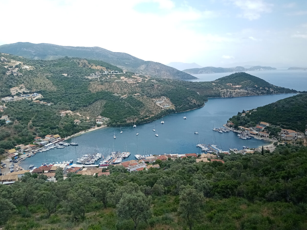На греческом острове Левкада на курорте Сивота (фото автора канала)
